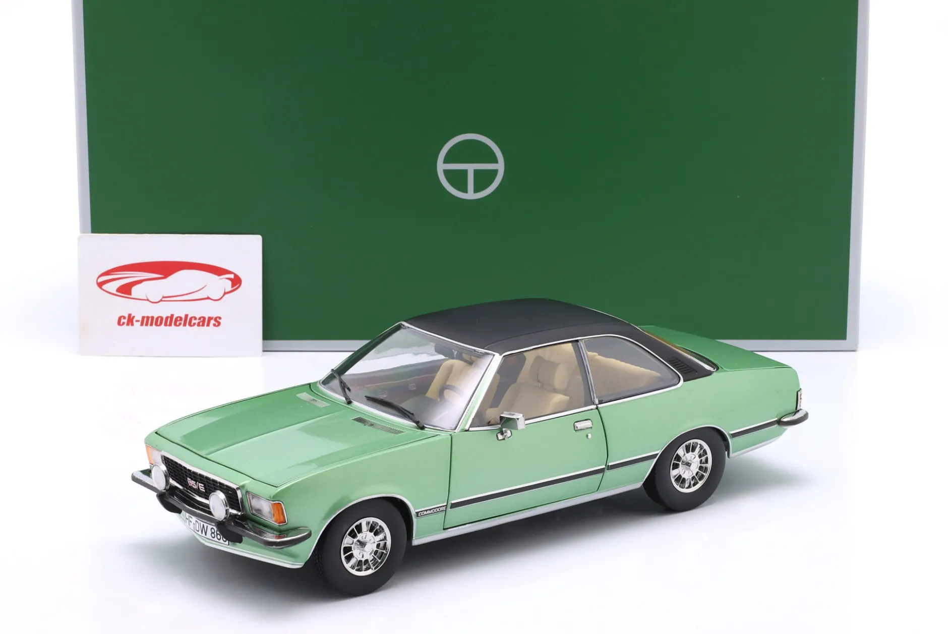 Opel Commodore B GS/E Coupé Baujahr 1975 grün 1:18 TOURING
