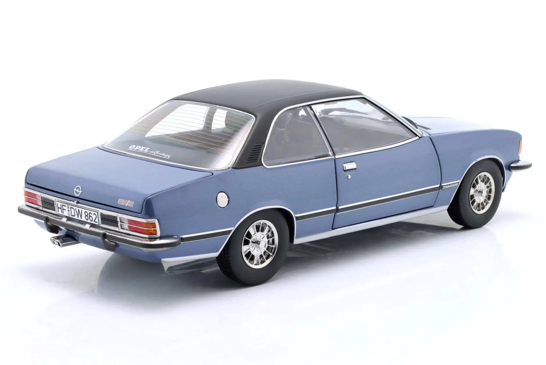 Opel Commodore B GS/E Coupe Baujahr 1975 blau metallic 1:18 TOURING