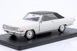 Opel Diplomat V8 Coupe Baujahr 1965 weiß / schwarz 1:24 Hachette