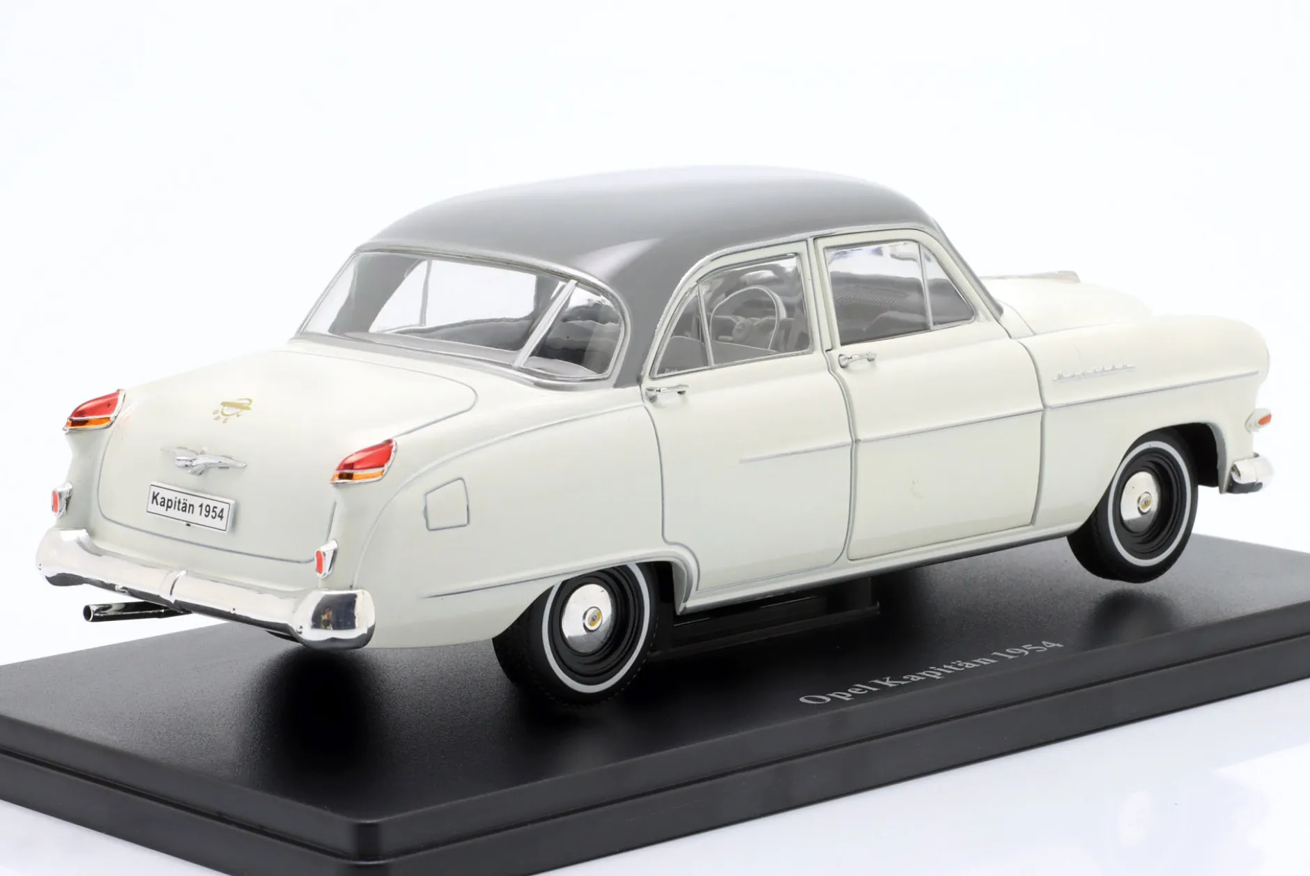 Opel Kapitän Baujahr 1954 weiß / grau 1:24 Hachette
