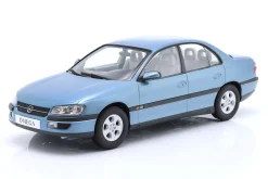 Opel Omega B Baujahr 1996 polarblau metallic 1:18 Triple9