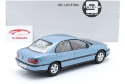 Opel Omega B Baujahr 1996 polarblau metallic 1:18 Triple9