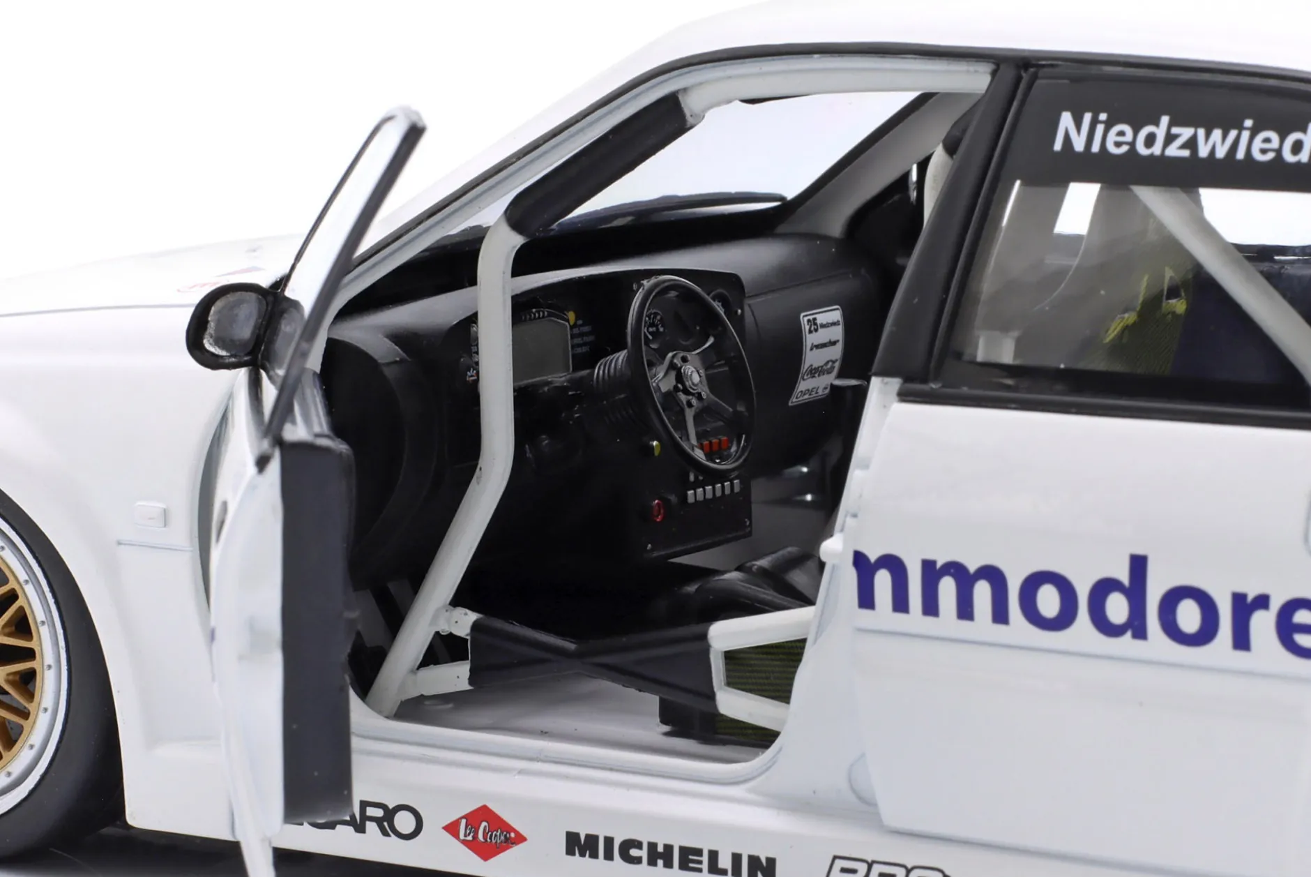 Opel Omega Evo 500 Commodore #25 DTM 1991 Klaus Niedzwiedz 1:18 WERK83