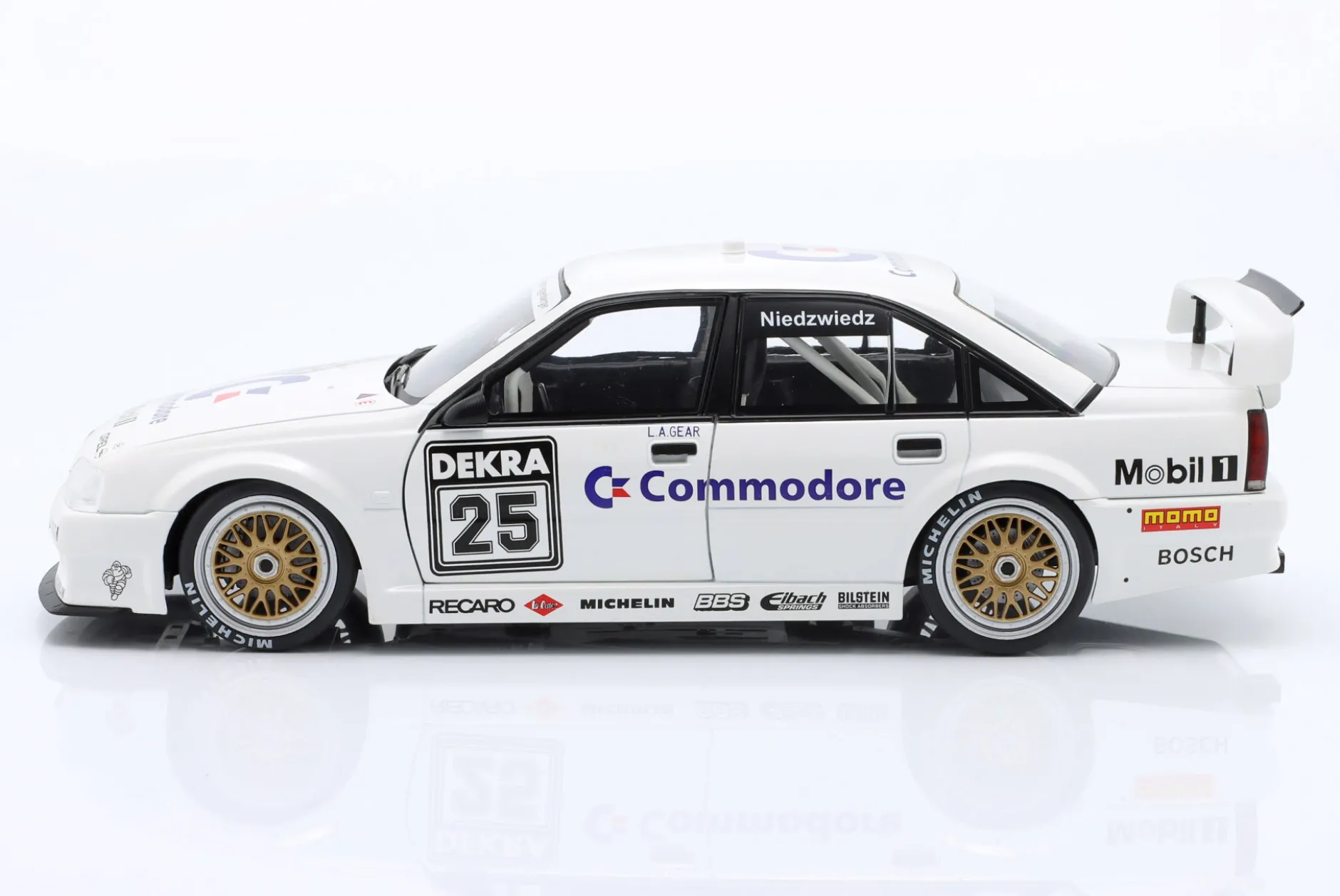 Opel Omega Evo 500 Commodore #25 DTM 1991 Klaus Niedzwiedz 1:18 WERK83