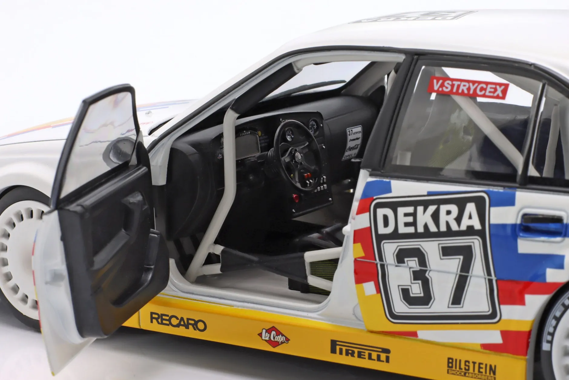Opel Omega Evo 500 #37 DTM 1991 Volker Strycek 1:18 WERK83