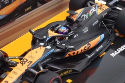 Oscar Piastri McLaren MCL60 #81 Bahrain GP Formel 1 2023 1:43 Minichamps