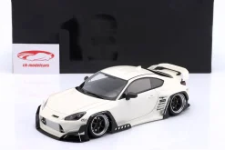 Pandem Toyota GR86 Baujahr 2023 kristall weiß 1:18 GT-Spirit