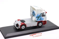 Pegaso Troner Sattelzugmaschine Baujahr 1990 weiß / rot / Dekor 1:43 Hachette