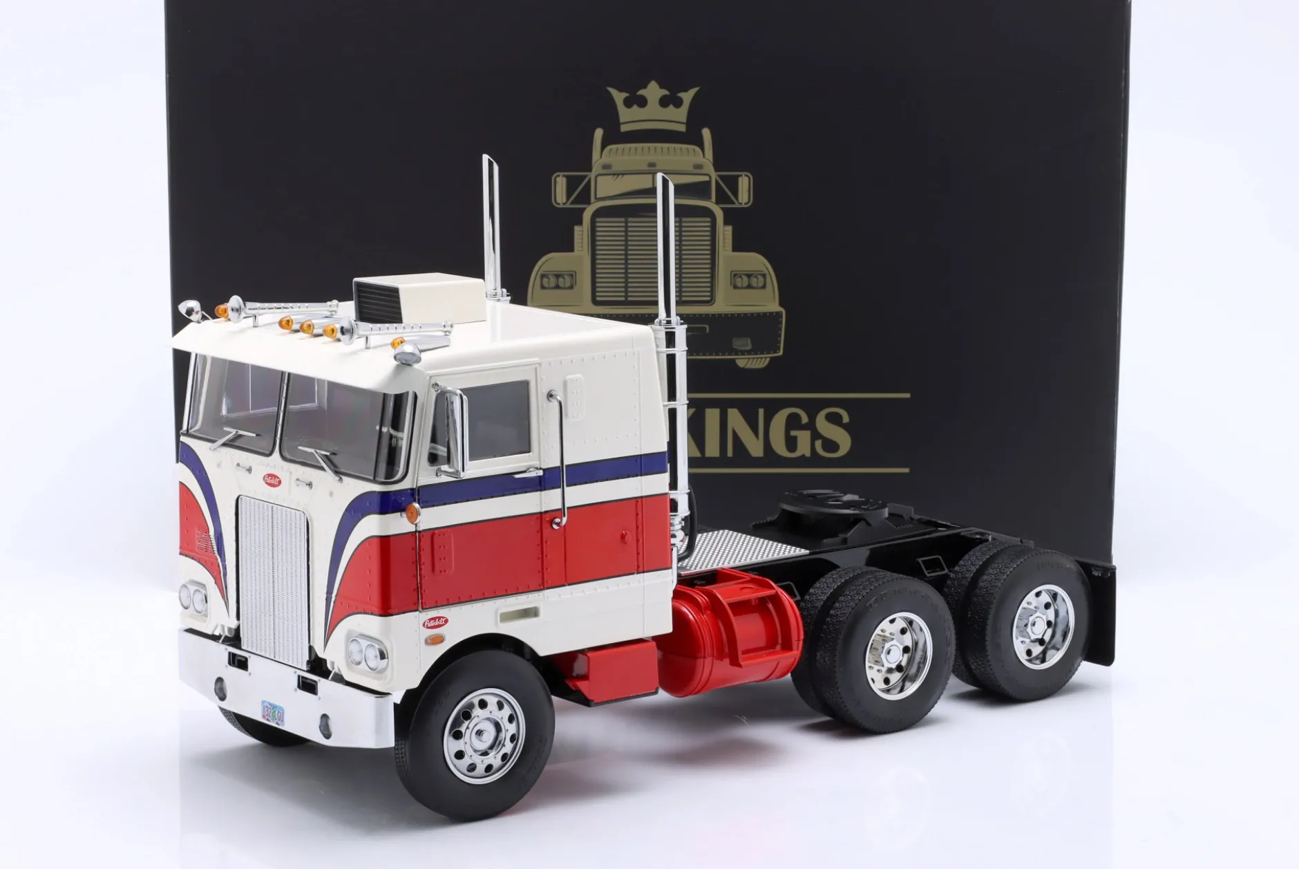 Peterbilt 352 Pacemaker SZM 1977-1979 weiß / rot / blau 1:18 Road Kings
