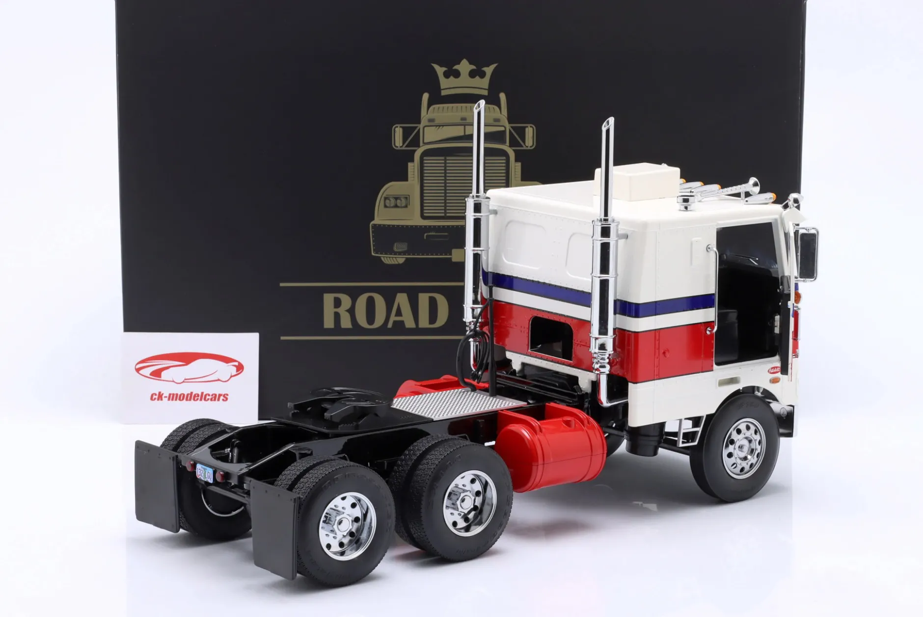 Peterbilt 352 Pacemaker SZM 1977-1979 weiß / rot / blau 1:18 Road Kings