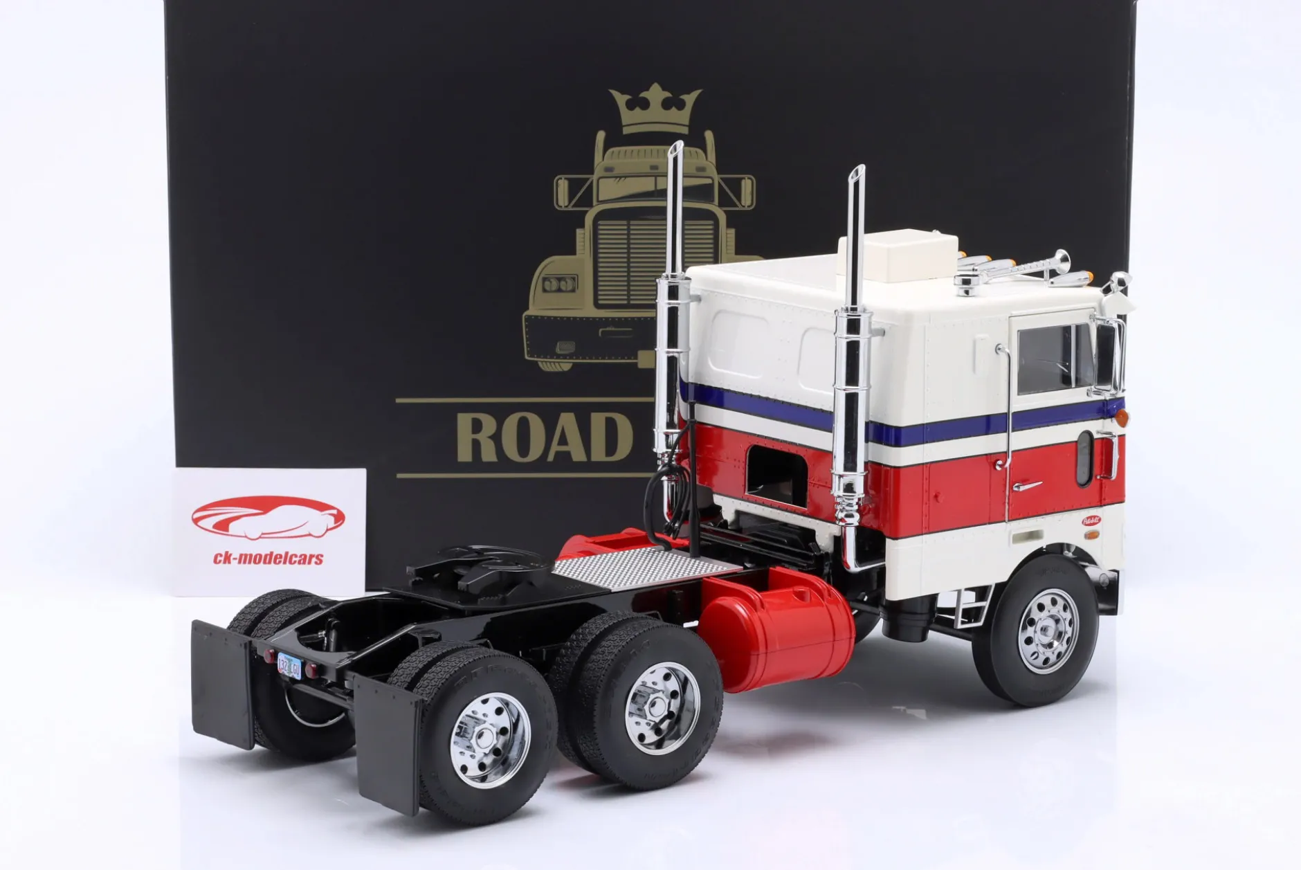 Peterbilt 352 Pacemaker SZM 1977-1979 weiß / rot / blau 1:18 Road Kings