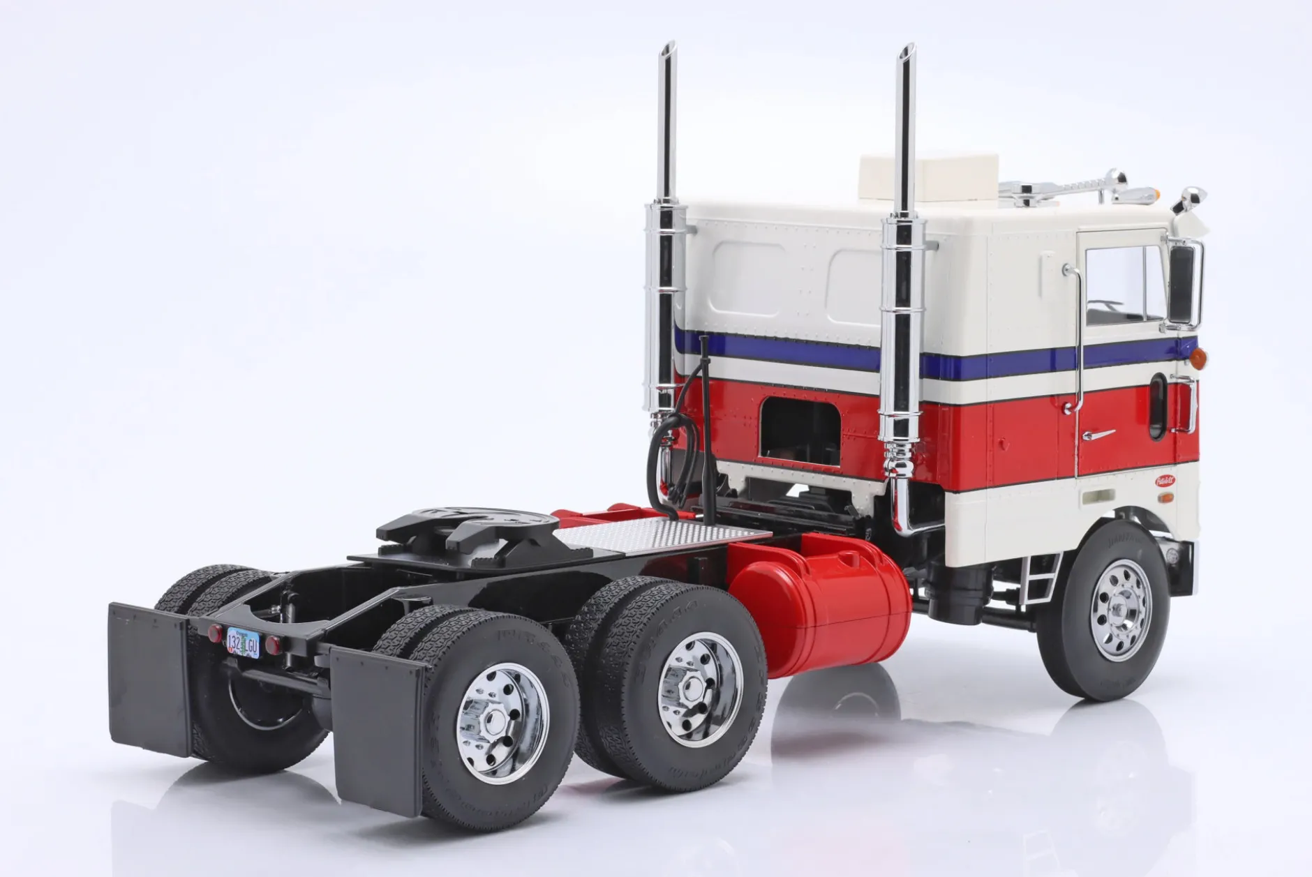 Peterbilt 352 Pacemaker SZM 1977-1979 weiß / rot / blau 1:18 Road Kings