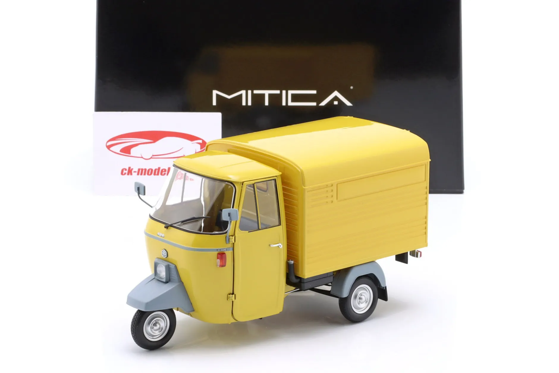 Piaggio Ape P501 Pick-Up Van geschlossen Baujahr 1979 gelb 1:18 MITICA