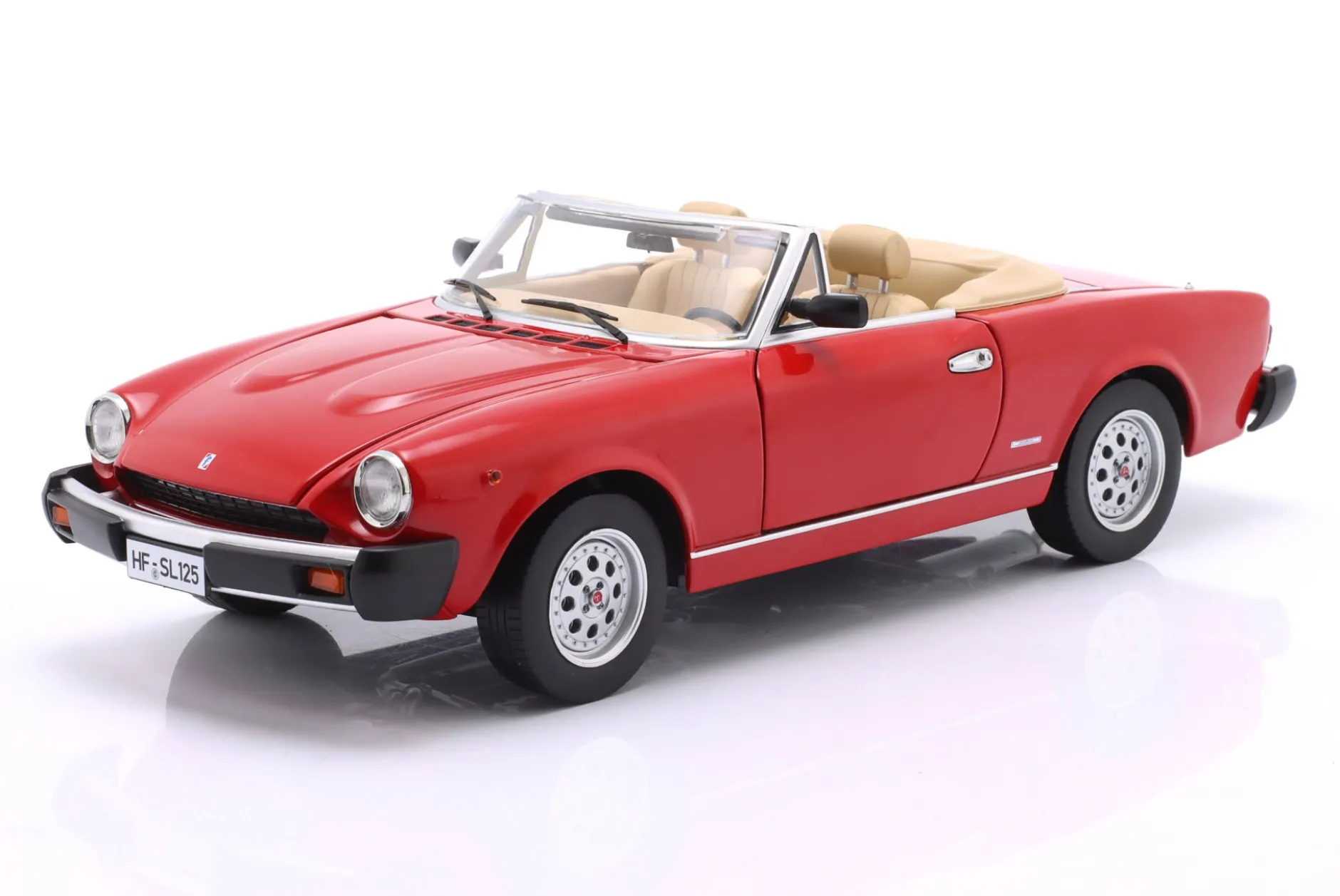Pininfarina Spidereuropa Baujahr 1982 rot 1:18 TOURING
