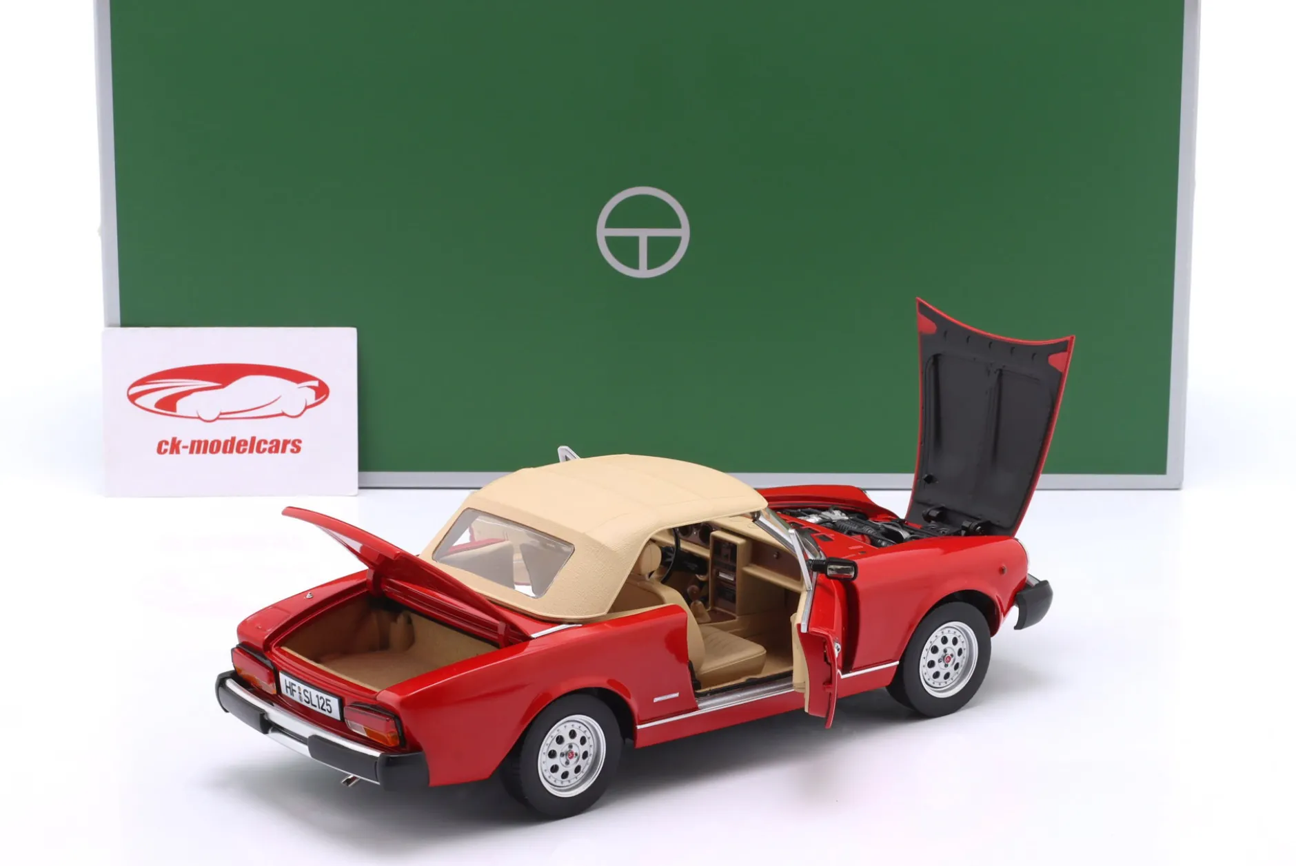 Pininfarina Spidereuropa Baujahr 1982 rot 1:18 TOURING