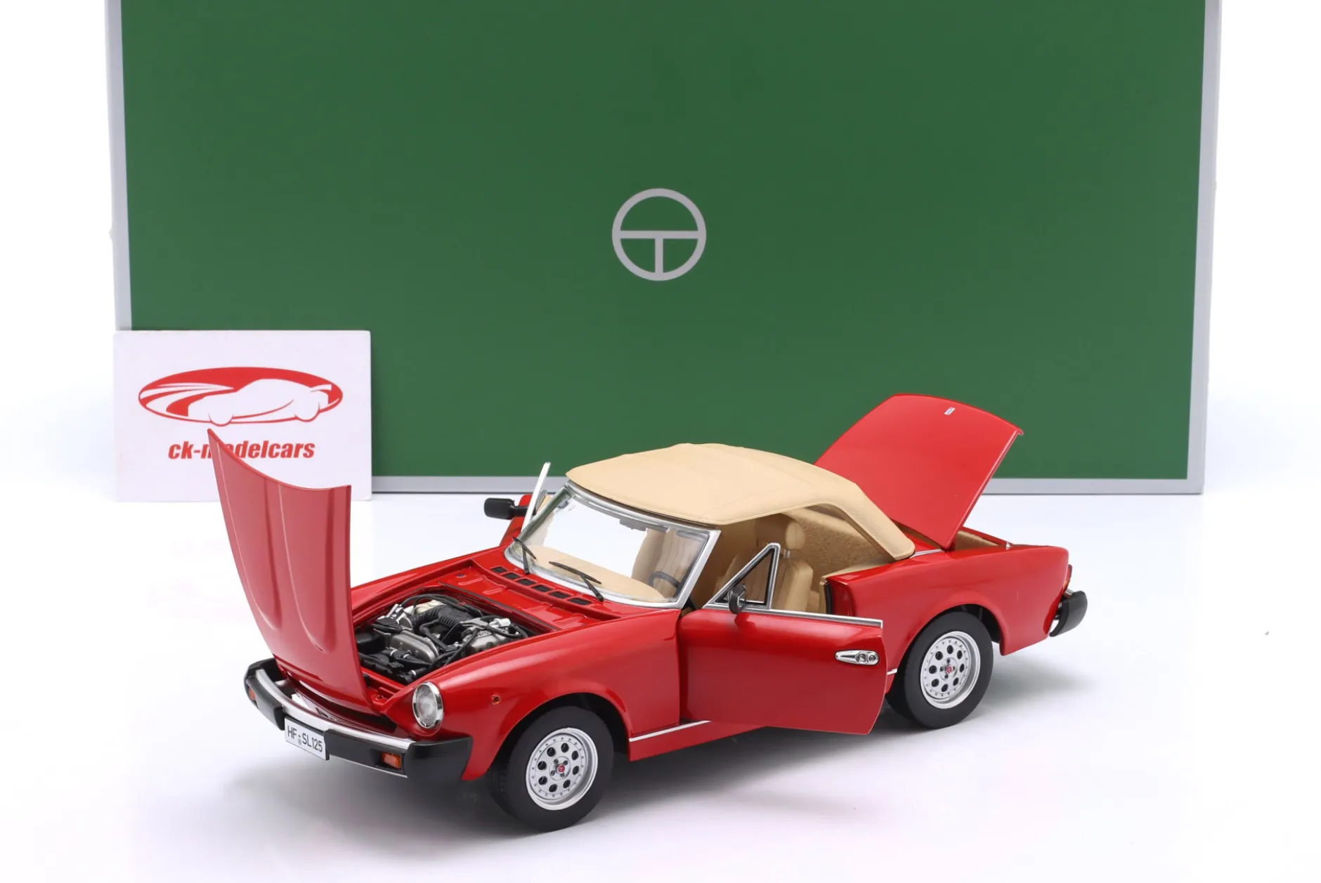 Pininfarina Spidereuropa Baujahr 1982 rot 1:18 TOURING