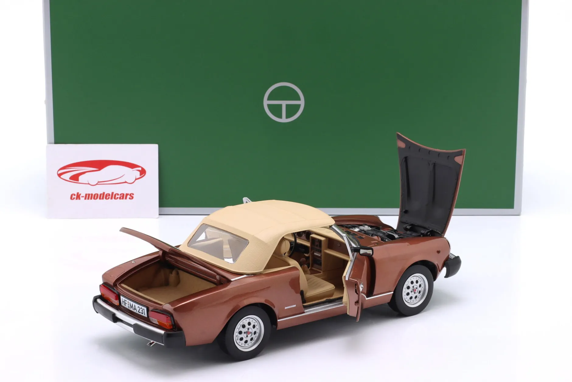 Pininfarina Spidereuropa Baujahr 1982 hellbraun metallic 1:18 TOURING