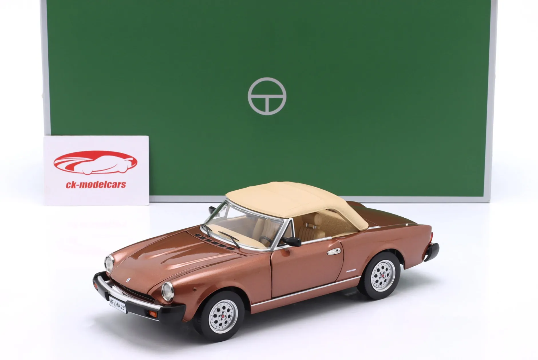 Pininfarina Spidereuropa Baujahr 1982 hellbraun metallic 1:18 TOURING