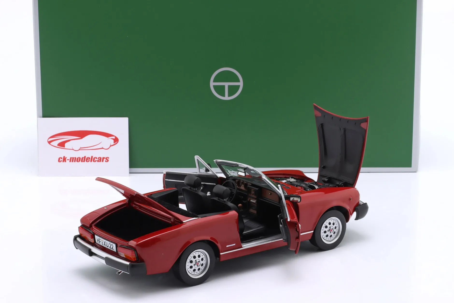 Pininfarina Spidereuropa Baujahr 1982 dunkelrot 1:18 TOURING