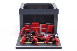 Pit Stop Diorama Lewis Hamilton #44 Formel 1 2025 1:43 Bburago