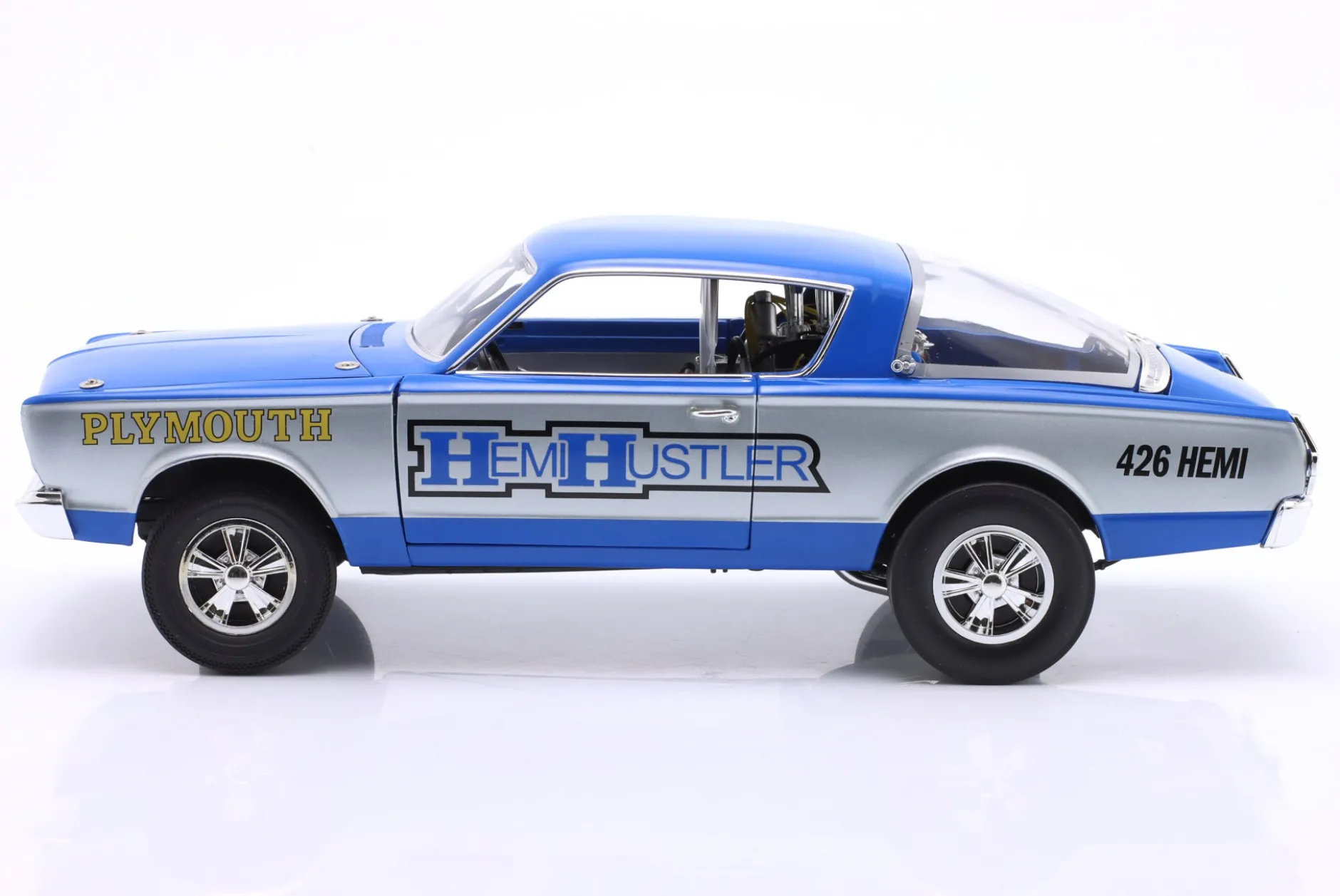 Plymouth Barracuda 426 Hemi Hustler Baujahr 1966 blau / grau 1:18 GMP