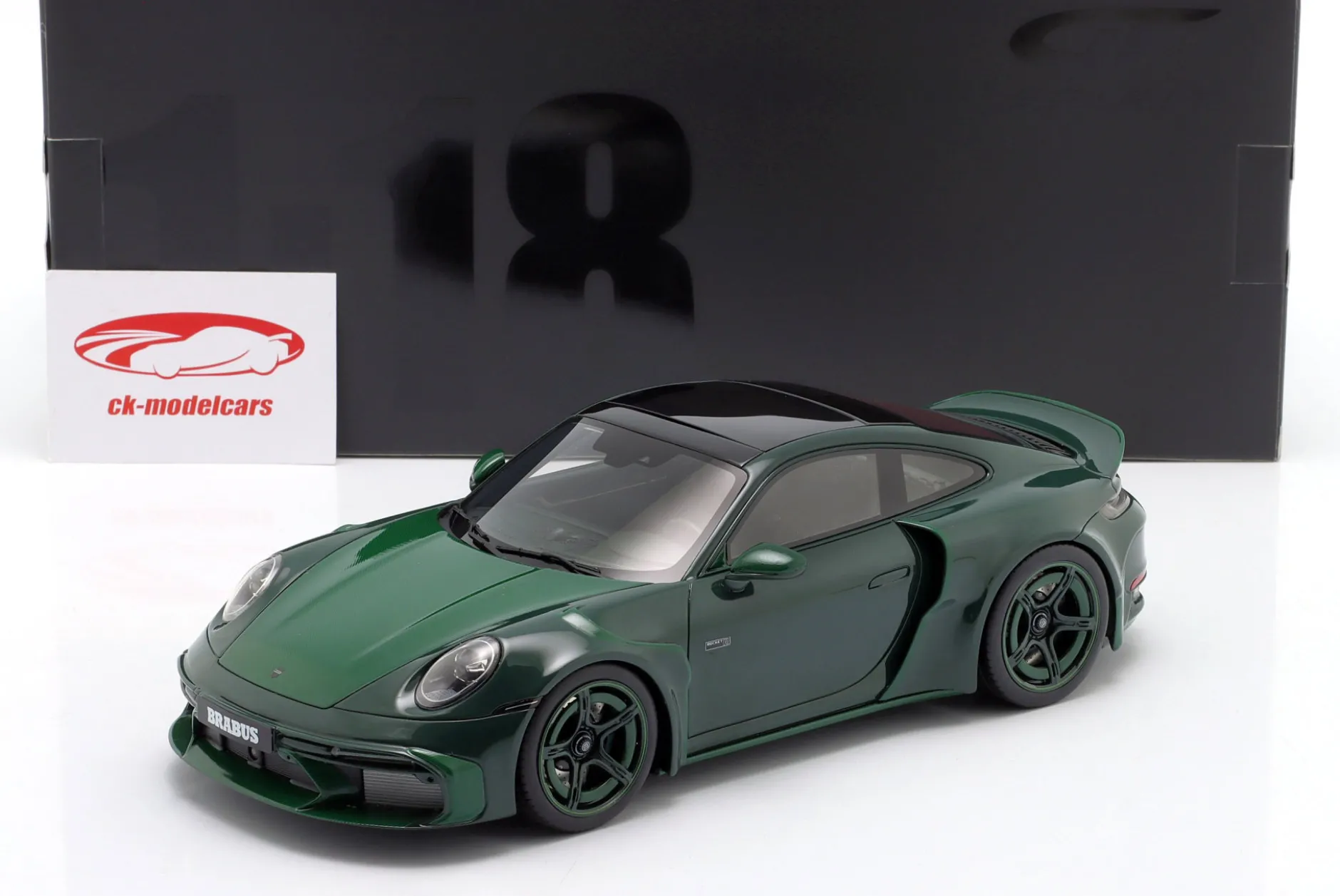 Porsche 911 Brabus 900 Rocket-R Baujahr 2024 grün 1:18 GT-Spirit