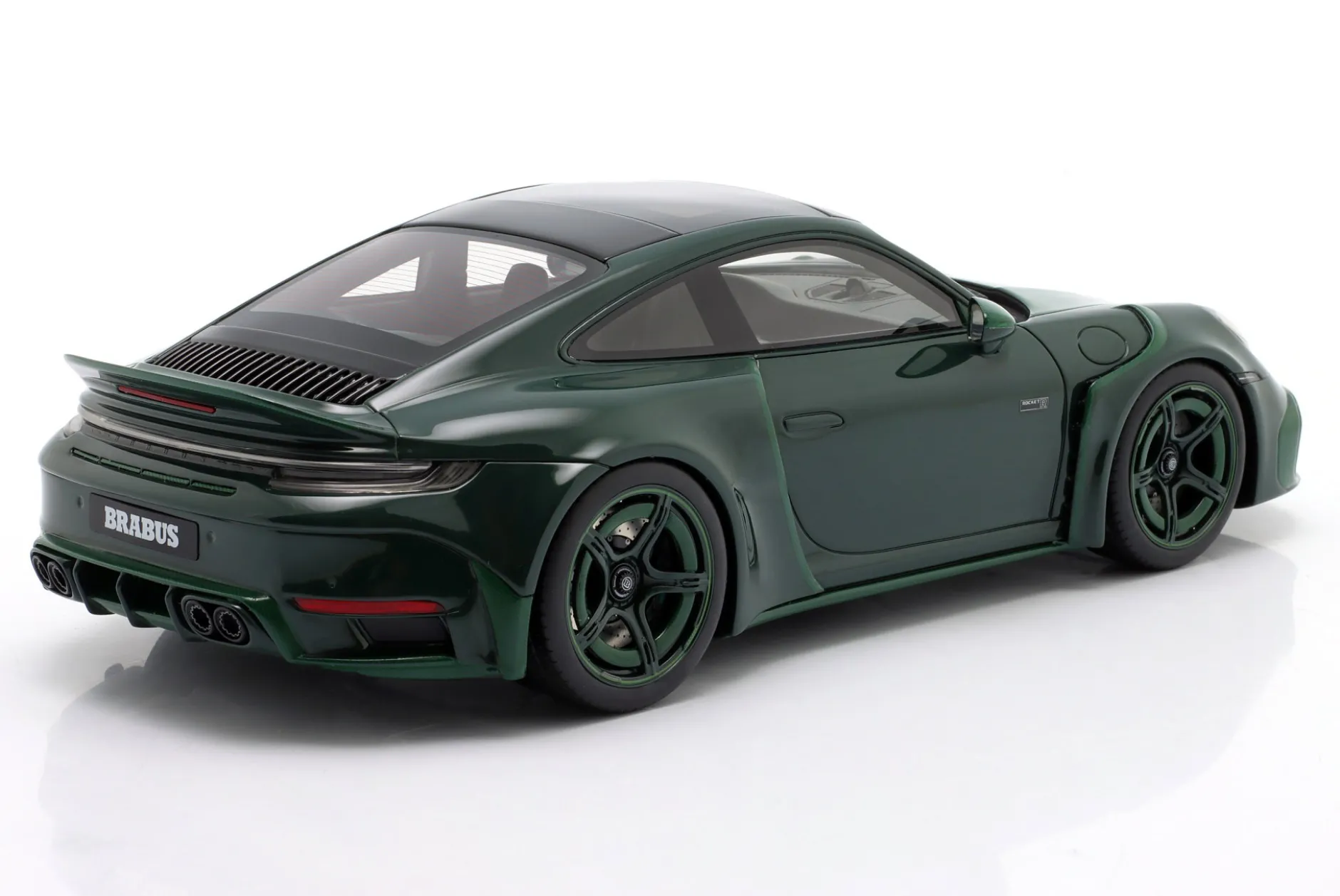 Porsche 911 Brabus 900 Rocket-R Baujahr 2024 grün 1:18 GT-Spirit
