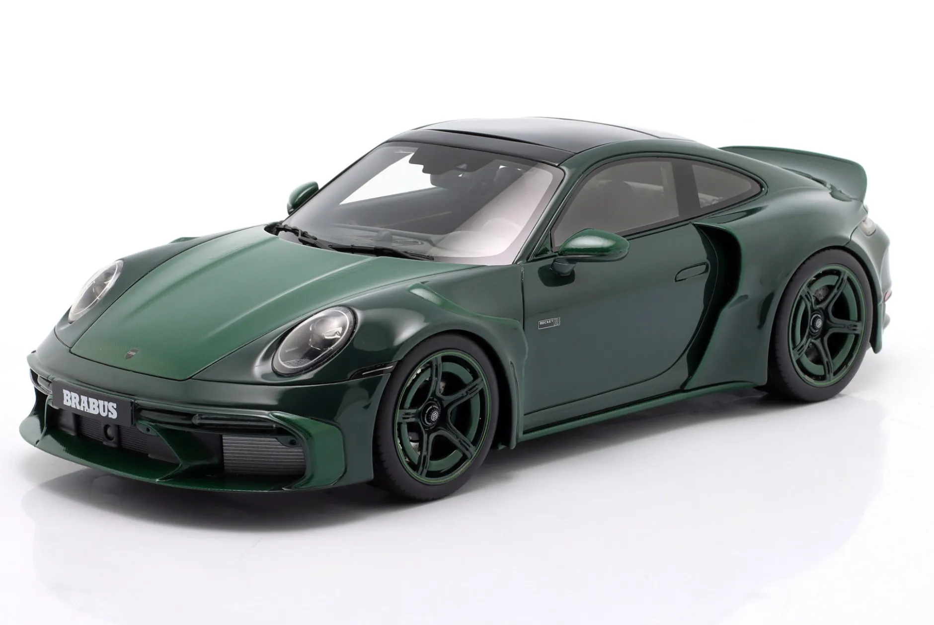 Porsche 911 Brabus 900 Rocket-R Baujahr 2024 grün 1:18 GT-Spirit