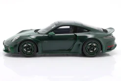 Porsche 911 Brabus 900 Rocket-R Baujahr 2024 grün 1:18 GT-Spirit