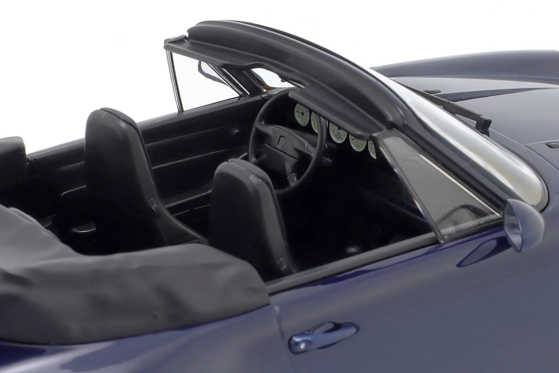 Porsche 911 (993) Cabriolet Baujahr 1994 irisblau metallic 1:18 Minichamps