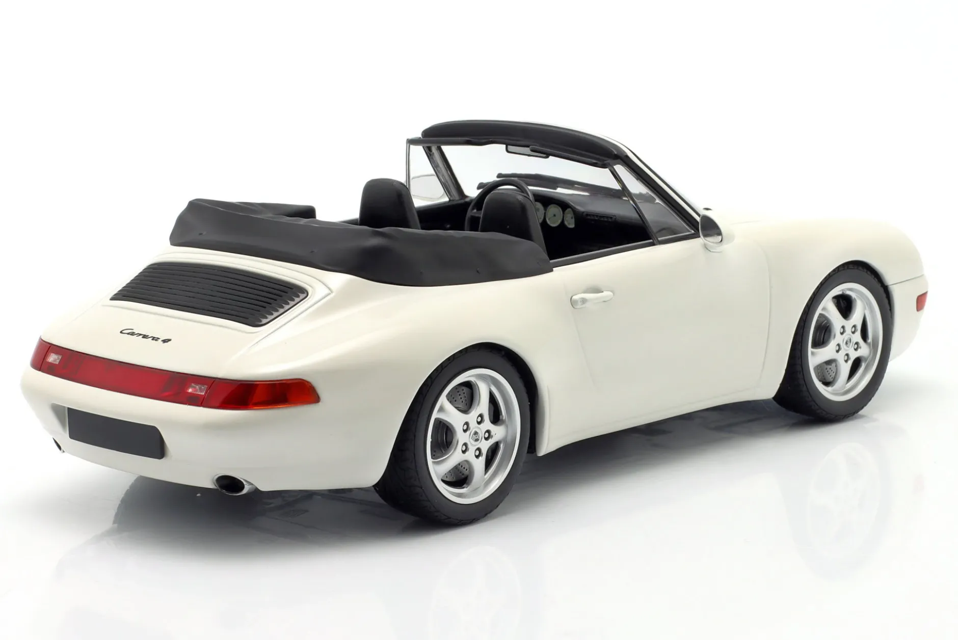 Porsche 911 (993) Cabriolet Baujahr 1994 weiß 1:18 Minichamps