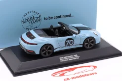 Porsche 911 (992.2) Cabriolet Spirit 70 Baujahr 2025 meissenblau 1:43 Spark