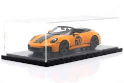 Porsche 911 (992.2) Cabriolet Spirit 70 Baujahr 2025 signalorange 1:18 Spark