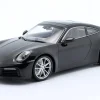 Porsche 911 (992) Carerra 4S schwarz 1:18 Minichamps