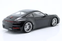 Porsche 911 (992) Carerra 4S schwarz 1:18 Minichamps