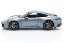 Porsche 911 (992) Carrera Baujahr 2024 Polarsilber metallic 1:18 Norev