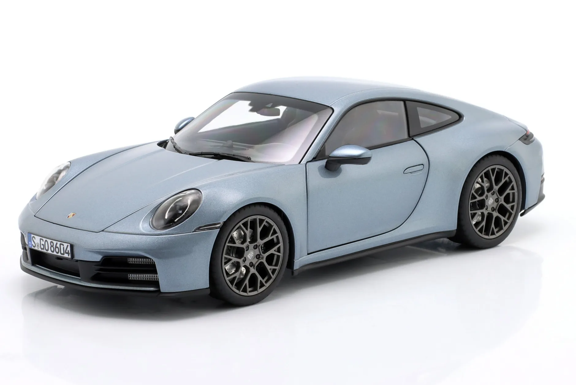 Porsche 911 (992) Carrera Baujahr 2024 Polarsilber metallic 1:18 Norev