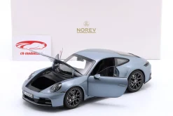 Porsche 911 (992) Carrera Baujahr 2024 Polarsilber metallic 1:18 Norev