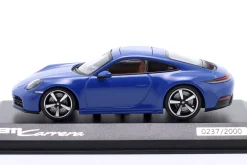 Porsche 911 (992.2) Carrera Coupé Baujahr 2024 luganoblau 1:43 Minichamps