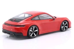 Porsche 911 (992.2) Carrera Coupe Baujahr 2024 rot 1:18 Minichamps