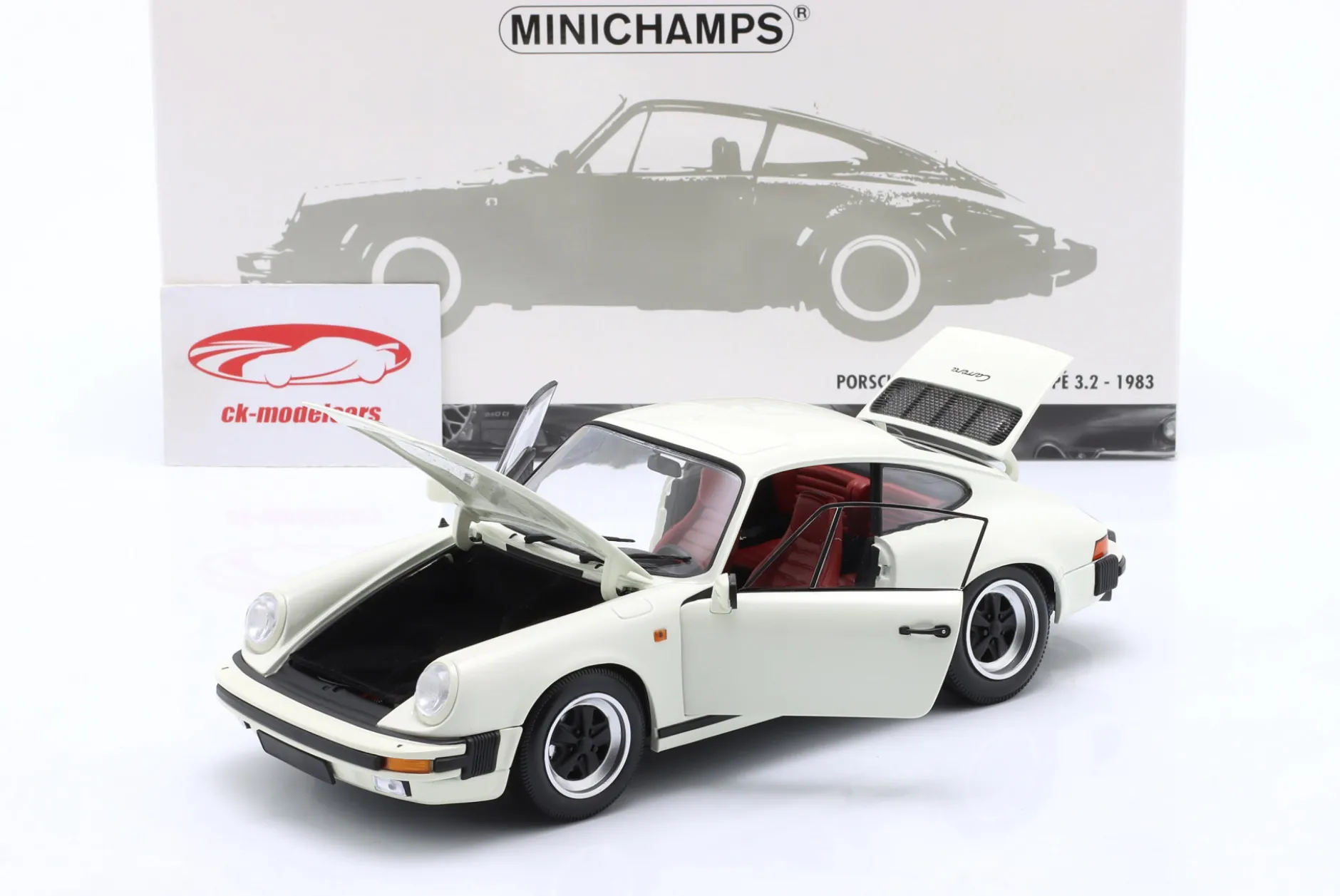Porsche 911 Carrera Coupe 3.2 Baujahr 1983 weiß 1:18 Minichamps