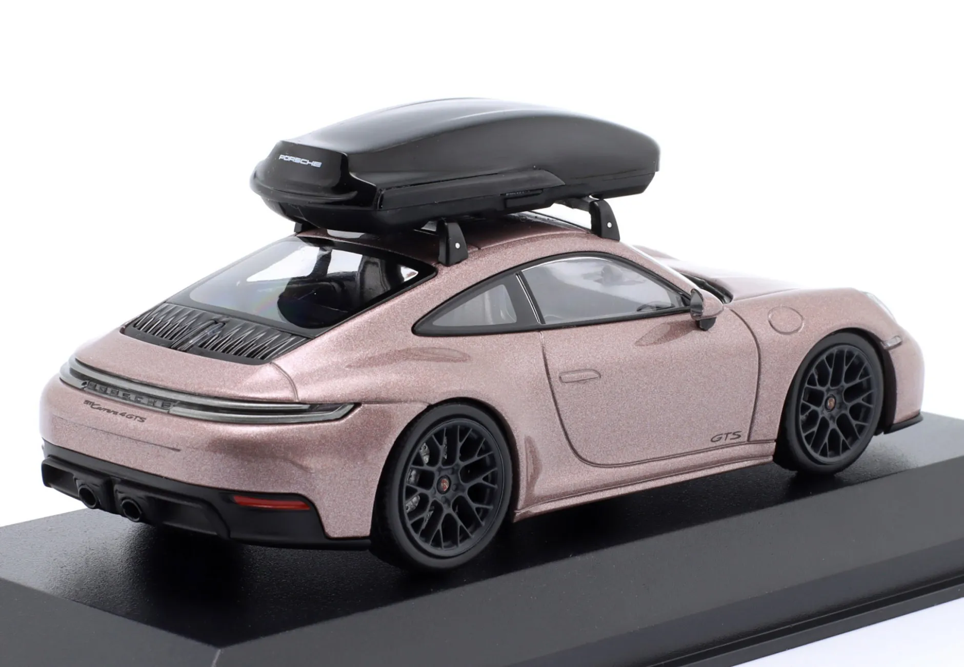 Porsche 911 (992.2) Carrera 4 GTS Baujahr 2024 frozenberry 1:43 Minichamps