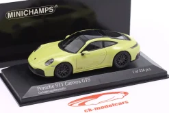 Porsche 911 (992.2) Carrera GTS Baujahr 2024 gelb metallic 1:43 Minichamps
