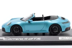Porsche 911 (992.2) Carrera 4 GTS Cabriolet 2024 ipanemablau 1:43 Minichamps