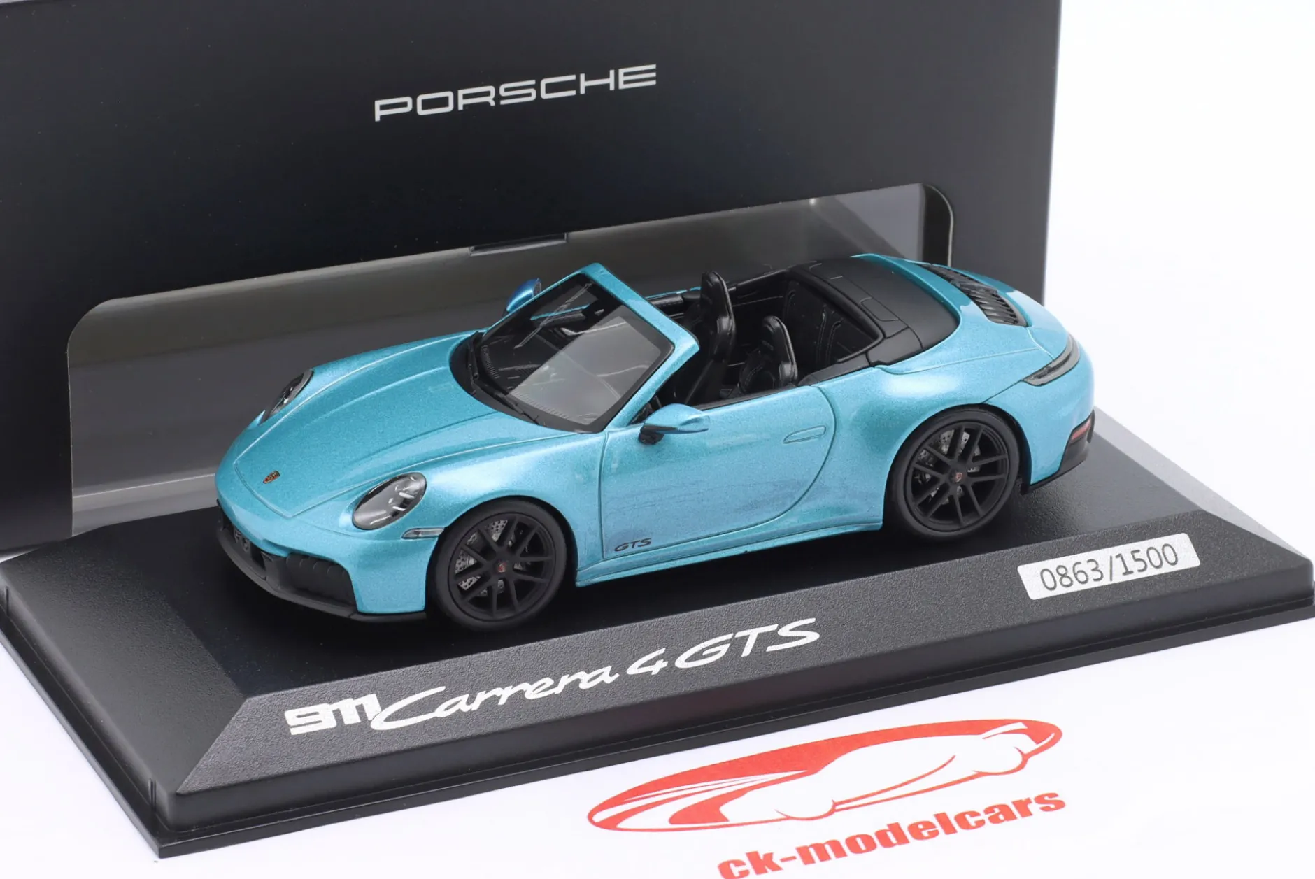 Porsche 911 (992.2) Carrera 4 GTS Cabriolet 2024 ipanemablau 1:43 Minichamps