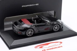 Porsche 911 (992.2) Carrera GTS Cabriolet 2024 schwarz 1:43 Minichamps