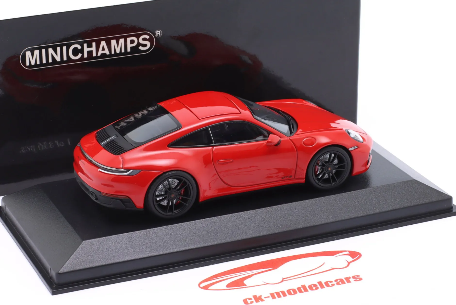 Porsche 911 (992) Carrera 4 GTS 2021 indischrot 1:43 Minichamps