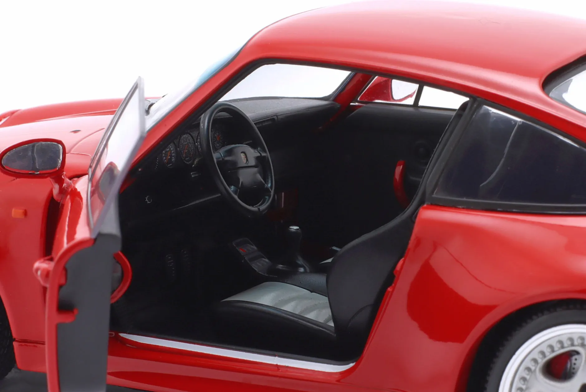 Porsche 911 (993) Carrera RS Baujahr 1997 indischrot 1:18 Solido