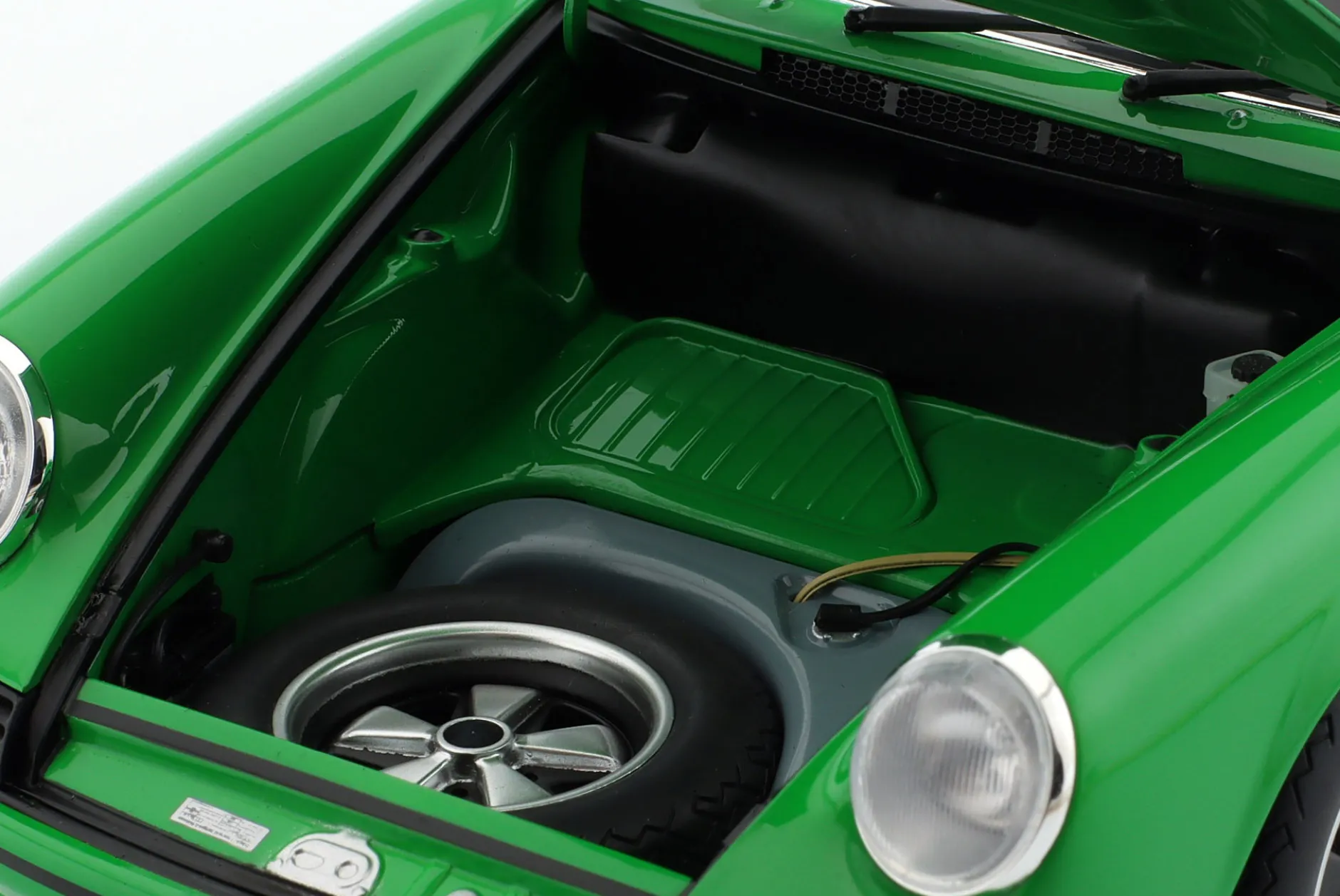 Porsche 911 Carrera 2.7 RS vipergrün / schwarz 1:18 AUTOart