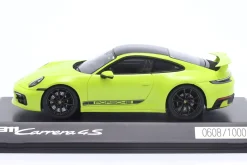 Porsche 911 (992) Carrera 4S Baujahr 2019 acid grün 1:43 Spark